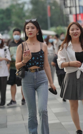 紧牛小姐姐 身材真美好 [25P]