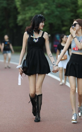 前卫的女孩 [16P]