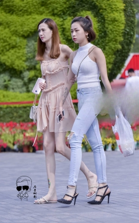紧衫紧裤包裹凹凸有致性感好身材 [15P]