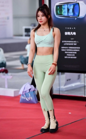 ★浅绿漂亮紧身裤美女 [23P]