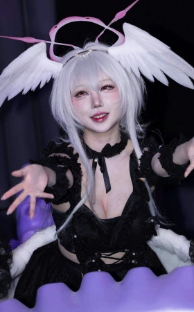 L1653碧蓝航线-choyeol焦热的美胸和光脚露玉足底 10P
