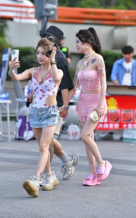 夏日清凉姐妹闺蜜 [21P]