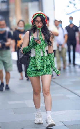 绿裙小妹 [21P]