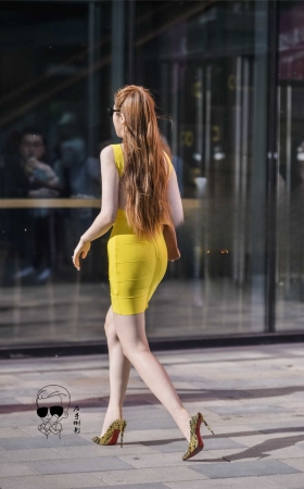 紧抱臀美女{2017-4-29}-11p [11P]