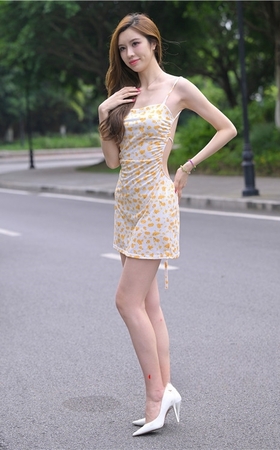 吊带裙美女(182P)