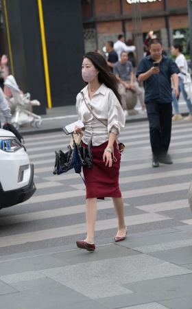街拍半身裙R丝小姐姐 [22P]