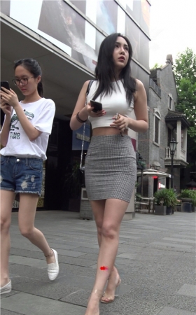 漂亮的露腰包臀裙小姐姐