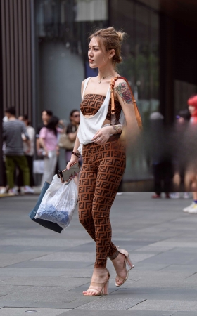 高贵少妇尽显迷离姿态 [23P]