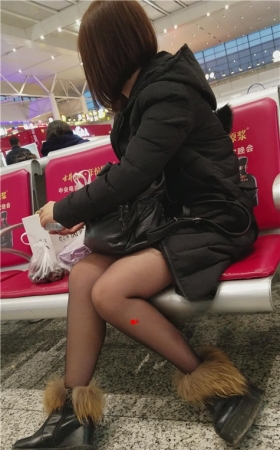 黑丝短发妹纸