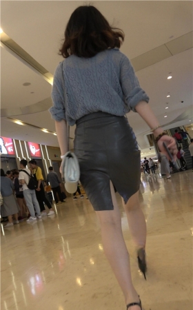 三组皮裙美女