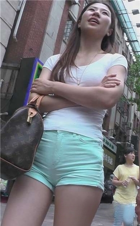颜值超高身材棒的热裤甜美系美女 [2.82 GB]