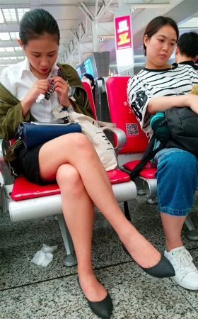 黑色高跟裸足美女