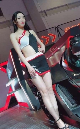 4k-白皙性感美腿靓妹