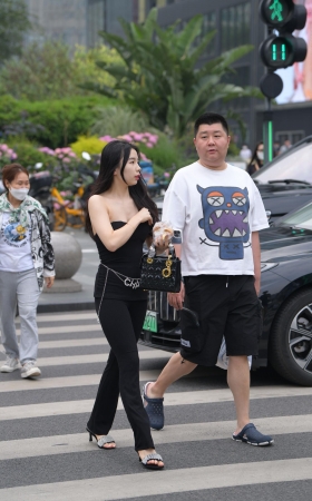 这是哪家的的明艳千金～/231105-6-106