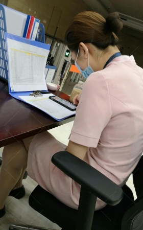 银行礼仪小姐姐的si袜制服 [5P]