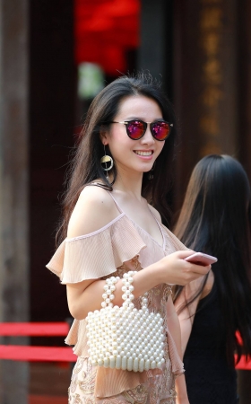 DI胸，美** [18P]