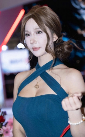 LB106-47P 杭州台球展-网红车模藤椒麻辣鱼的高跟美腿 10P