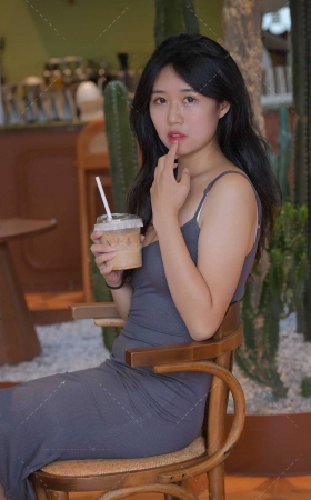 灰裙美女 [42P]