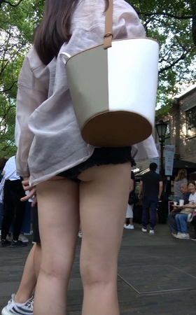 4K – 街拍白皙美腿气质少女 [1.79 GB/MP4]