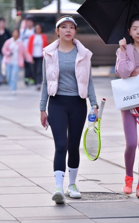 ★网球教练紧身裤美女 [22P]