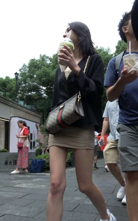 4K – 街拍超短包臀短裙小妹 [1.39 GB/MP4]