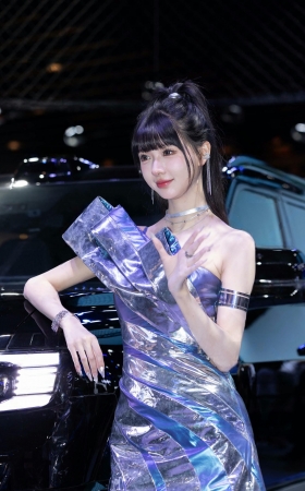 甜美小玥玥 [18P]
