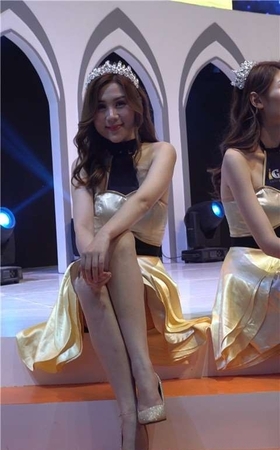2018CJ展会性感米色高跟鞋美腿美女 [712 MB]