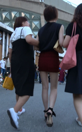 性感美腿高跟短裙美女