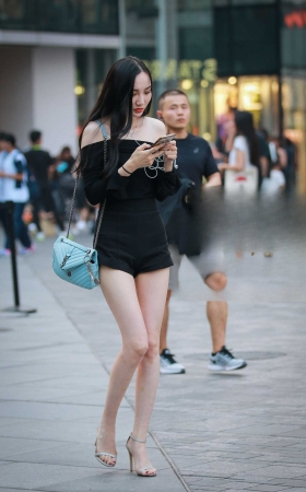 身材高挑白皙气质美女 [31P]