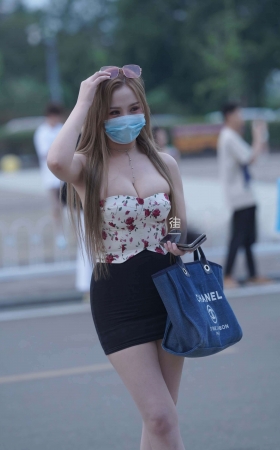 丰满小姐姐，快要装不下啦。 [24P]