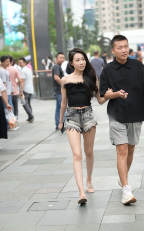 热裤清凉女友 [22P]