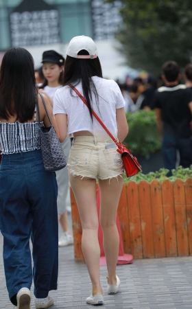 罕见的性感热裤，青春美眉 [30P]