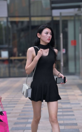 长发飘飘，美艳袭人 [16P]
