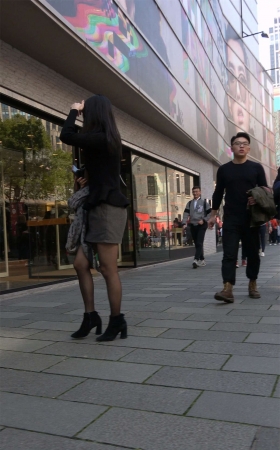 黑丝性感美腿女郎