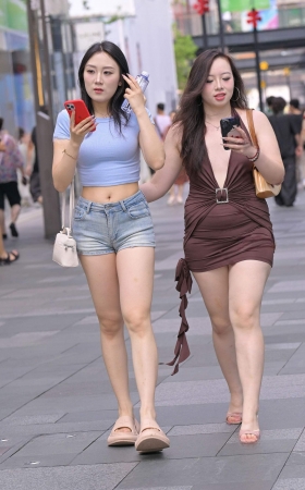 白嫩美女 [24P]