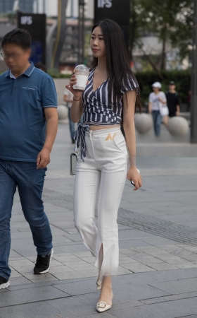 小姐姐不仅长得漂亮 身材也很好 [31P]