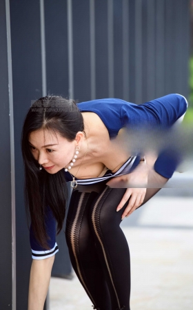 黑丝高跟鞋御姐 [21P]