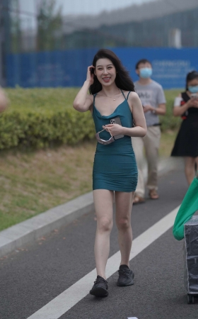 墨绿色包臀裙 [20P]