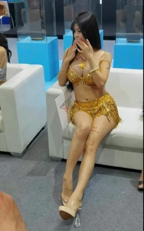 手机4K黄金战袍性感车模2分钟 2P