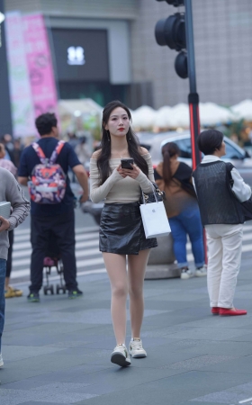 靓丽美女喜欢穿R丝 [22P]