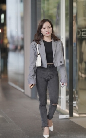 紧牛小姐姐
