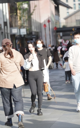 阳光下的魅力黑