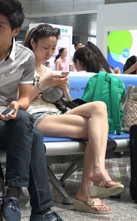 一看就是性感少妇精心装扮的骨感艳足