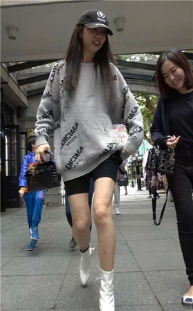 这美女身材得有两米高吧 [1.67 GB/MP4]