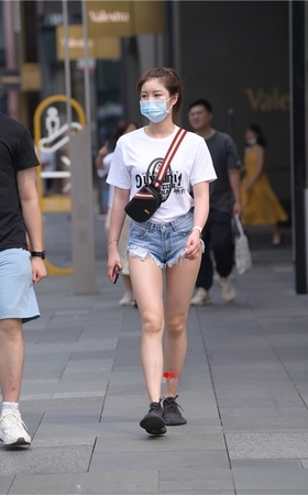 毛边牛仔裤小姐姐(117P)