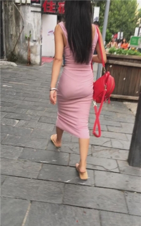 连体鱼尾裙长发妹子