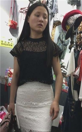 跟着极品翘臀性感少妇逛服装店 [1.57 GB]