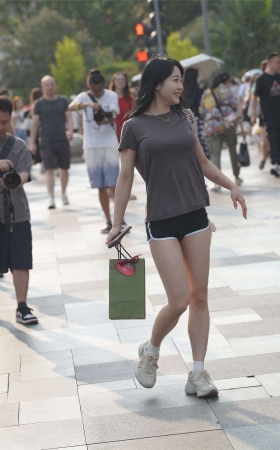 活力甜美女孩