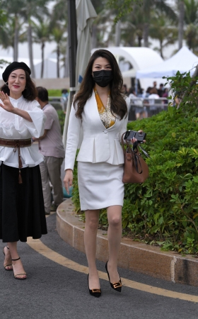 丝袜高跟鞋丽人