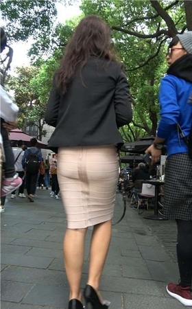 4K – 超级性感丰满爆乳街拍包臀裙气质御姐 [1.86 GB]